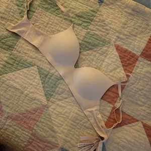 NWT☆ Victoria Secret Wireless Push-up bra